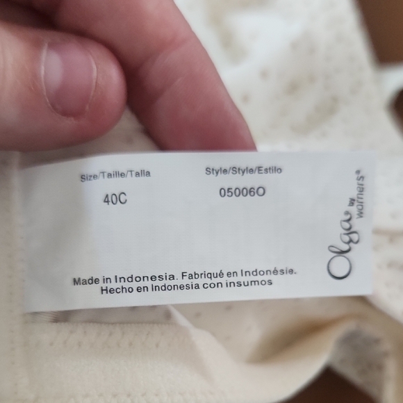 Olga Full-Coverage Bra with Adjustable Straps, Size 40C - Picture 2 of 4